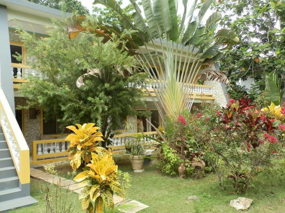 The Golden Sunset Hotel Negril Buitenkant foto
