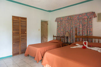 The Golden Sunset Hotel Negril Buitenkant foto